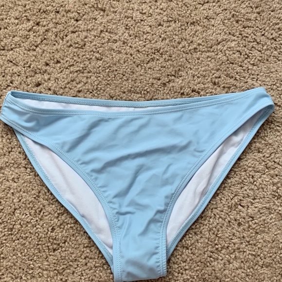 Bathing suits - Picture 5 of 8